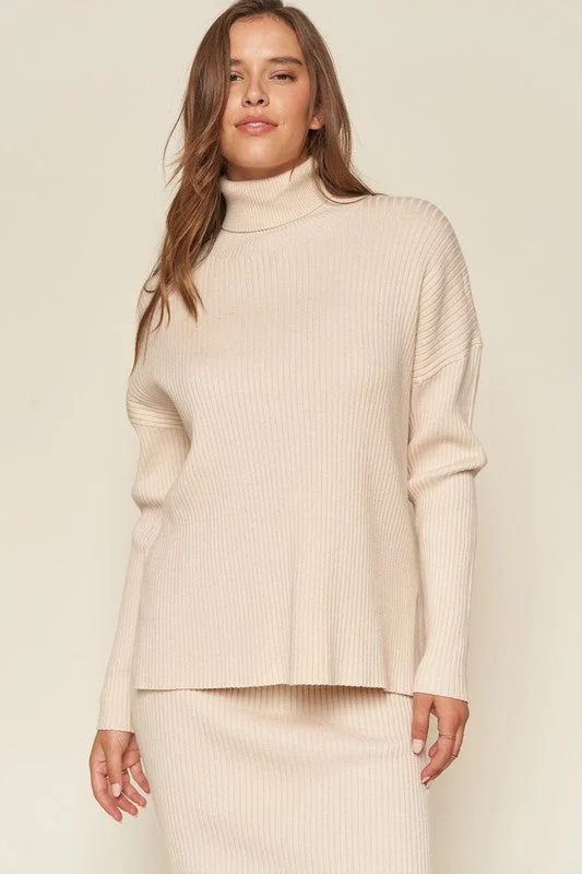 TURTLE NECK RIBBED SWEATER